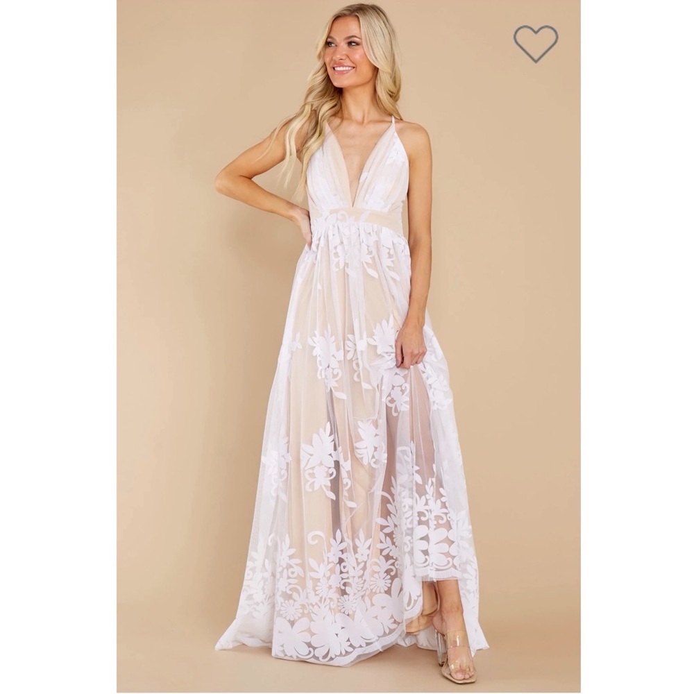 ••Red Dress Boutique ‘Ever After’ maxi••